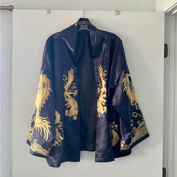 Black and Gold Dragon Kimono - Picture 2 of 6